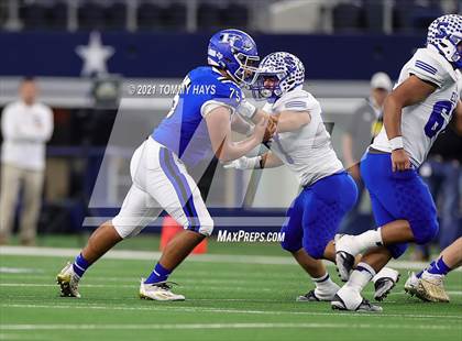 Thumbnail 2 in Stratford vs. Falls City (UIL Football 2A D1 Finals) photogallery.