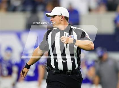 Thumbnail 2 in Stratford vs. Falls City (UIL Football 2A D1 Finals) photogallery.