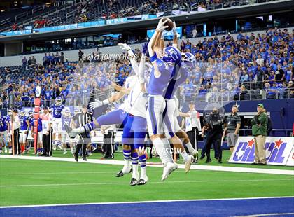 Thumbnail 1 in Stratford vs. Falls City (UIL Football 2A D1 Finals) photogallery.