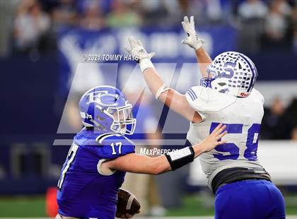 Thumbnail 3 in Stratford vs. Falls City (UIL Football 2A D1 Finals) photogallery.