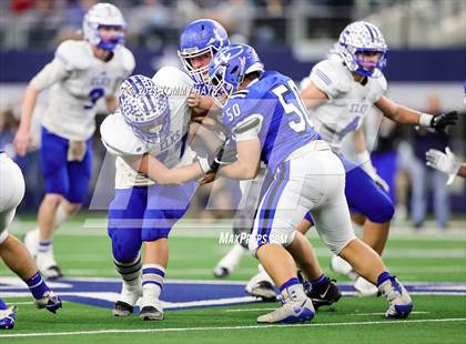 Thumbnail 3 in Stratford vs. Falls City (UIL Football 2A D1 Finals) photogallery.