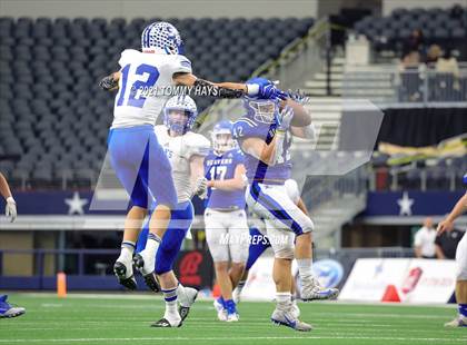 Thumbnail 2 in Stratford vs. Falls City (UIL Football 2A D1 Finals) photogallery.