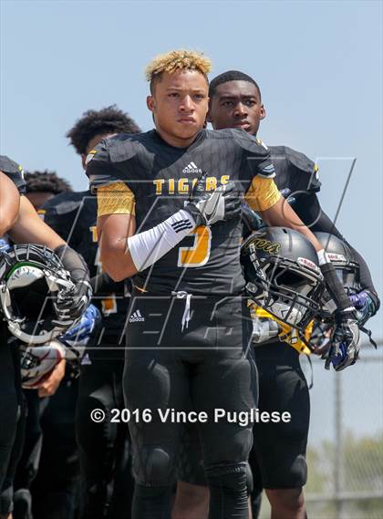 Thumbnail 1 in Edison vs. Brophy College Prep (Under Armour Brothers In Arms Classic) photogallery.