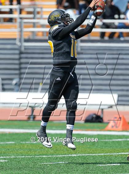Thumbnail 3 in Edison vs. Brophy College Prep (Under Armour Brothers In Arms Classic) photogallery.