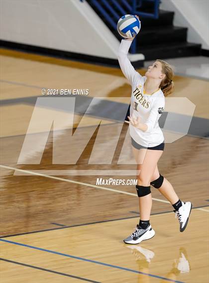Thumbnail 2 in Harris County vs Locust Grove (Southside Classic) photogallery.