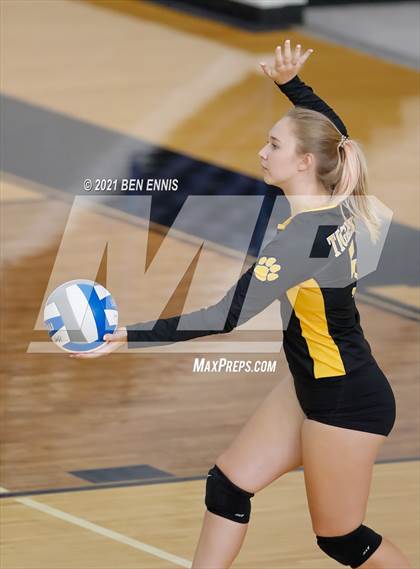 Thumbnail 1 in Harris County vs Locust Grove (Southside Classic) photogallery.