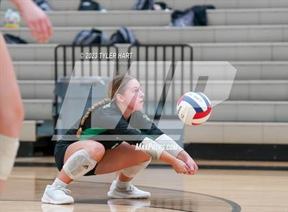 Thumbnail 3 in Crown Point vs. Floyd Central photogallery.