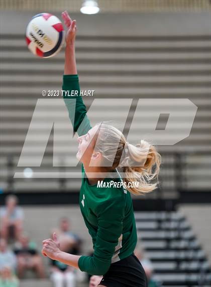Thumbnail 3 in Crown Point vs. Floyd Central photogallery.