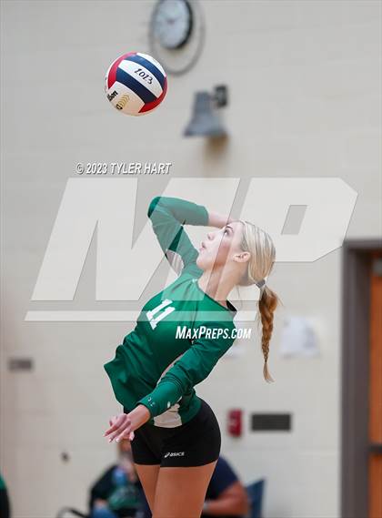 Thumbnail 2 in Crown Point vs. Floyd Central photogallery.