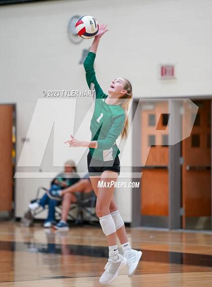 Thumbnail 2 in Crown Point vs. Floyd Central photogallery.