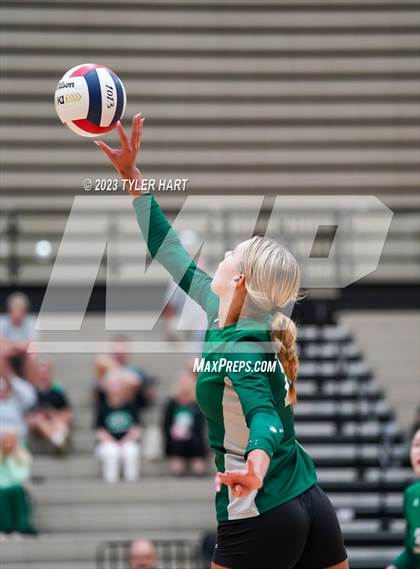 Thumbnail 2 in Crown Point vs. Floyd Central photogallery.