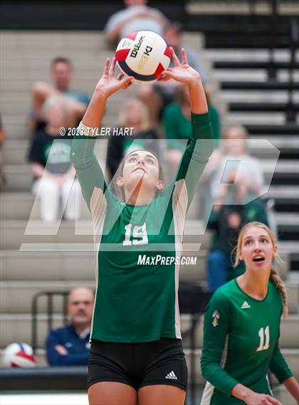 Thumbnail 3 in Crown Point vs. Floyd Central photogallery.