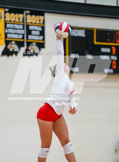 Thumbnail 2 in Crown Point vs. Floyd Central photogallery.