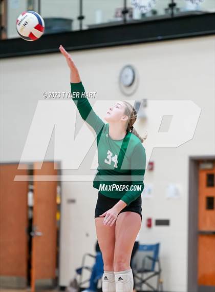 Thumbnail 2 in Crown Point vs. Floyd Central photogallery.
