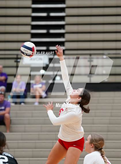 Thumbnail 3 in Crown Point vs. Floyd Central photogallery.