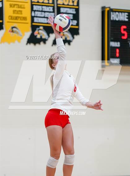 Thumbnail 2 in Crown Point vs. Floyd Central photogallery.