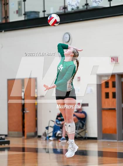 Thumbnail 3 in Crown Point vs. Floyd Central photogallery.