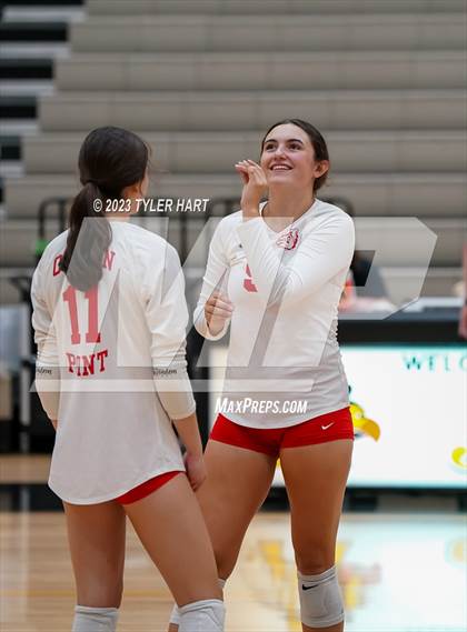 Thumbnail 2 in Crown Point vs. Floyd Central photogallery.