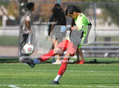 Thumbnail 2 in Coronado vs. Palo Verde (Class 5A Southern Section FINAL) photogallery.