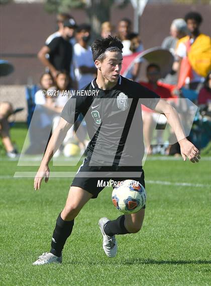 Thumbnail 1 in Coronado vs. Palo Verde (Class 5A Southern Section FINAL) photogallery.