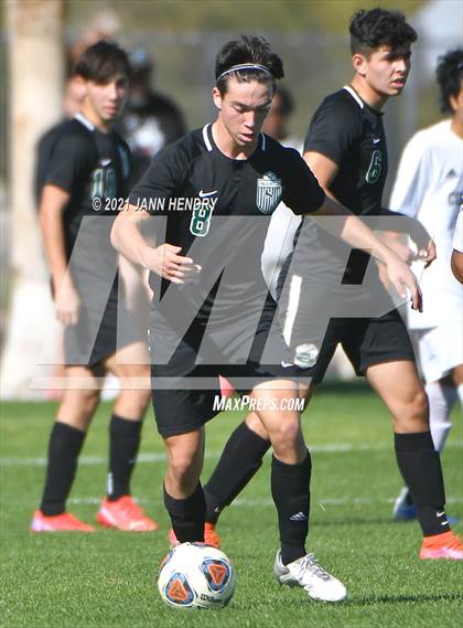 Thumbnail 1 in Coronado vs. Palo Verde (Class 5A Southern Section FINAL) photogallery.