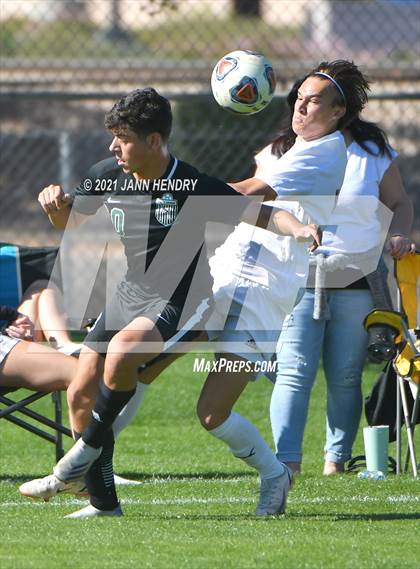 Thumbnail 2 in Coronado vs. Palo Verde (Class 5A Southern Section FINAL) photogallery.