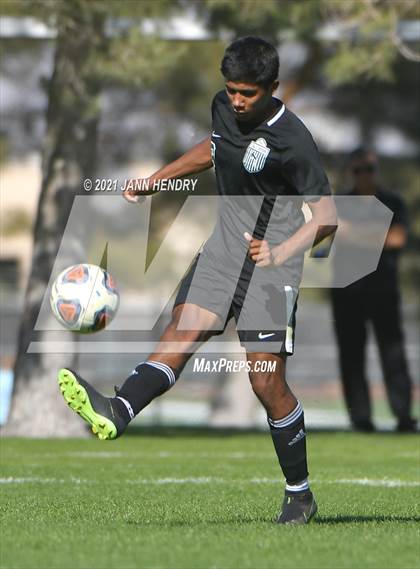 Thumbnail 2 in Coronado vs. Palo Verde (Class 5A Southern Section FINAL) photogallery.