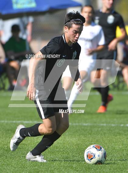 Thumbnail 3 in Coronado vs. Palo Verde (Class 5A Southern Section FINAL) photogallery.