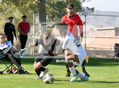 Thumbnail 3 in Coronado vs. Palo Verde (Class 5A Southern Section FINAL) photogallery.