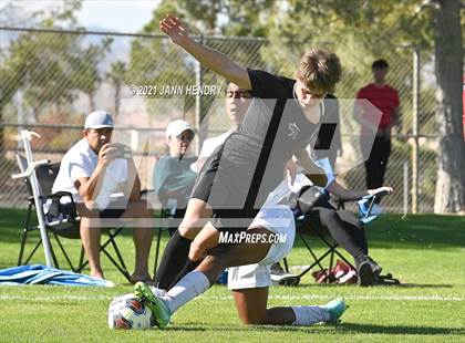 Thumbnail 2 in Coronado vs. Palo Verde (Class 5A Southern Section FINAL) photogallery.