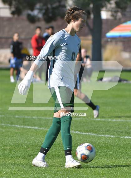 Thumbnail 3 in Coronado vs. Palo Verde (Class 5A Southern Section FINAL) photogallery.