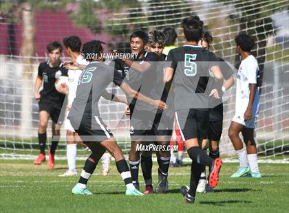 Thumbnail 2 in Coronado vs. Palo Verde (Class 5A Southern Section FINAL) photogallery.