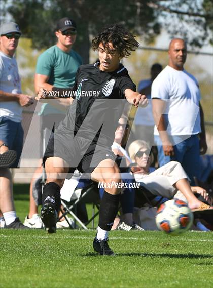 Thumbnail 3 in Coronado vs. Palo Verde (Class 5A Southern Section FINAL) photogallery.