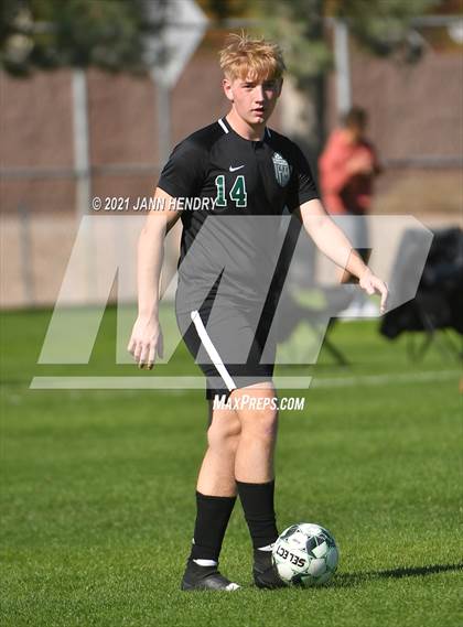 Thumbnail 1 in Coronado vs. Palo Verde (Class 5A Southern Section FINAL) photogallery.