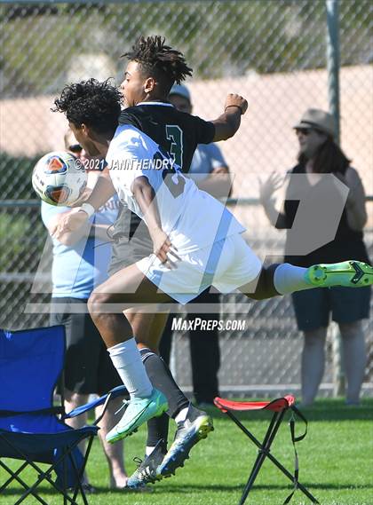 Thumbnail 2 in Coronado vs. Palo Verde (Class 5A Southern Section FINAL) photogallery.
