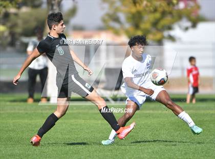 Thumbnail 2 in Coronado vs. Palo Verde (Class 5A Southern Section FINAL) photogallery.