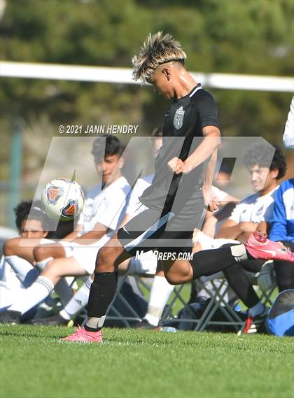 Thumbnail 1 in Coronado vs. Palo Verde (Class 5A Southern Section FINAL) photogallery.