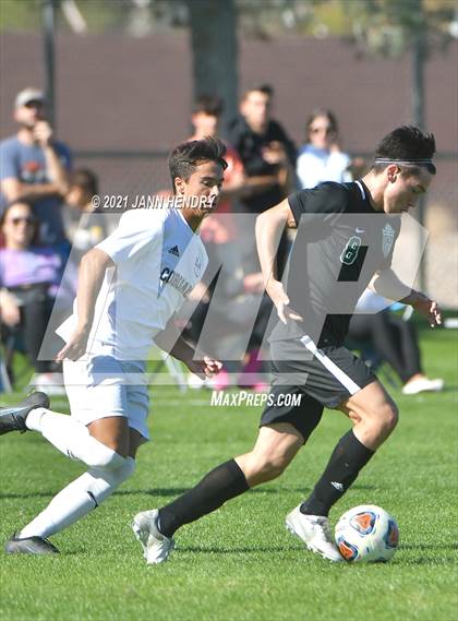 Thumbnail 3 in Coronado vs. Palo Verde (Class 5A Southern Section FINAL) photogallery.