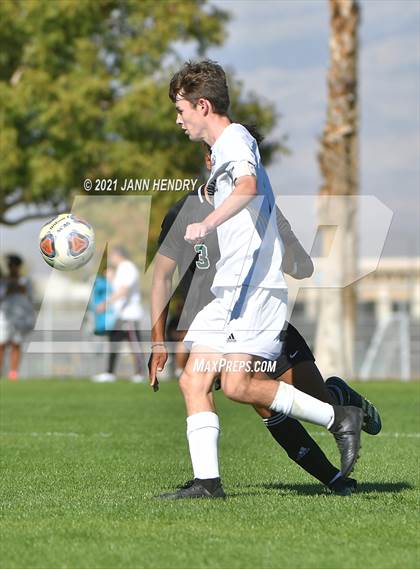 Thumbnail 3 in Coronado vs. Palo Verde (Class 5A Southern Section FINAL) photogallery.