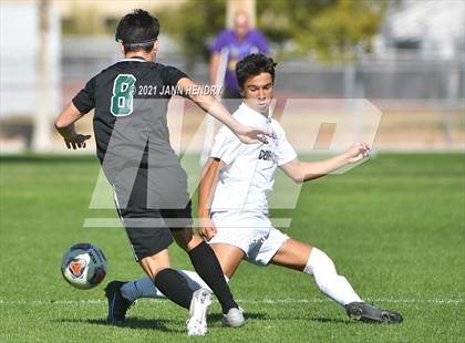 Thumbnail 2 in Coronado vs. Palo Verde (Class 5A Southern Section FINAL) photogallery.