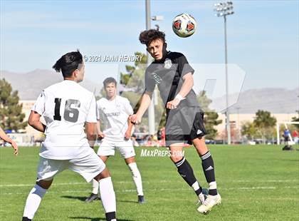 Thumbnail 1 in Coronado vs. Palo Verde (Class 5A Southern Section FINAL) photogallery.