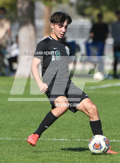 Thumbnail 3 in Coronado vs. Palo Verde (Class 5A Southern Section FINAL) photogallery.