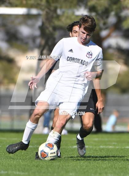 Thumbnail 2 in Coronado vs. Palo Verde (Class 5A Southern Section FINAL) photogallery.