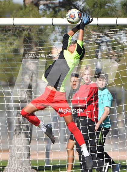 Thumbnail 2 in Coronado vs. Palo Verde (Class 5A Southern Section FINAL) photogallery.