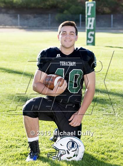 Thumbnail 3 in Tehachapi High School Varsity Football Individuals photogallery.