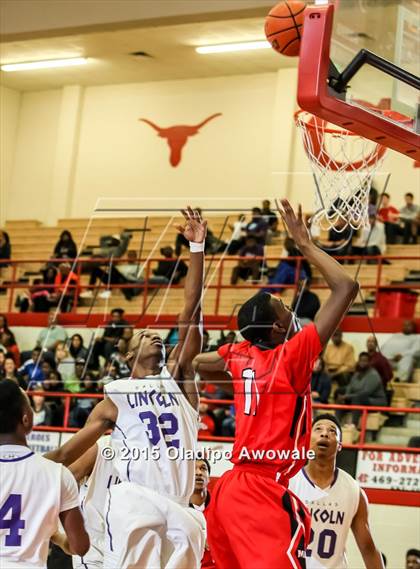Thumbnail 1 in MacArthur vs. Lincoln  photogallery.