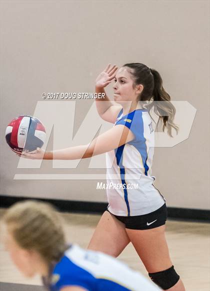 Thumbnail 2 in Foothill vs Monte Vista photogallery.