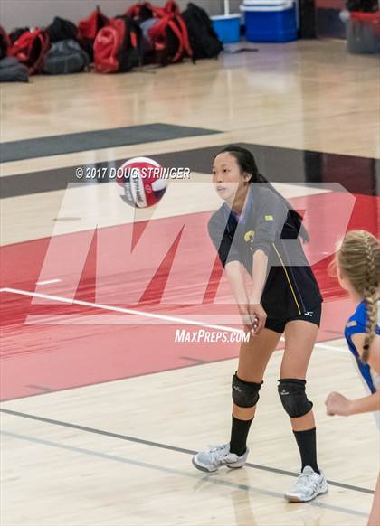 Thumbnail 1 in Foothill vs Monte Vista photogallery.