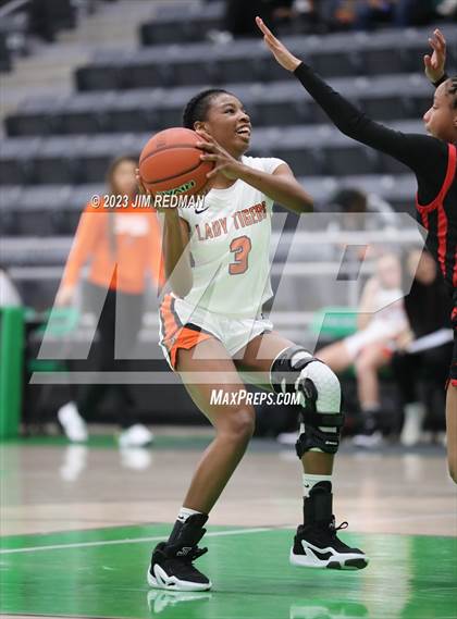 Thumbnail 2 in Greenville vs. Commerce photogallery.