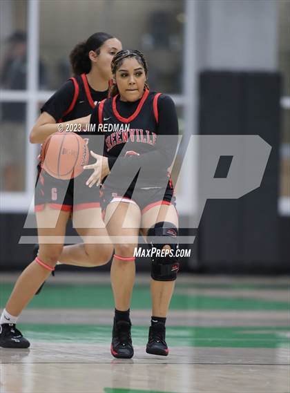 Thumbnail 3 in Greenville vs. Commerce photogallery.